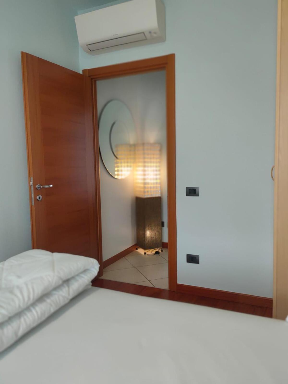 Garda Dreams Apartment Torri Del Benaco Extérieur photo