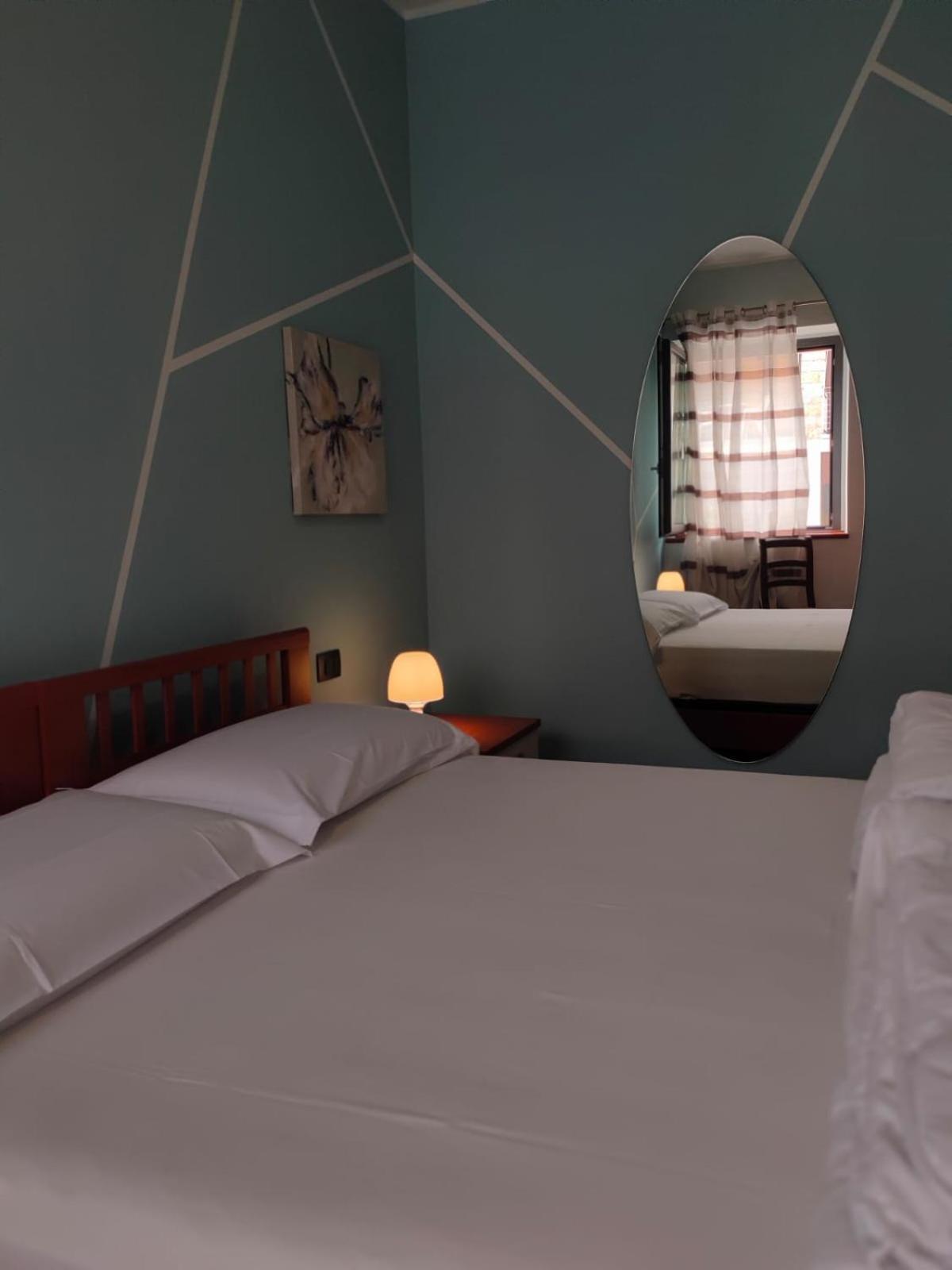 Garda Dreams Apartment Torri Del Benaco Extérieur photo